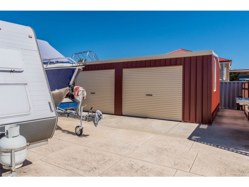6 Wilfred Road, Canning Vale WA 6155