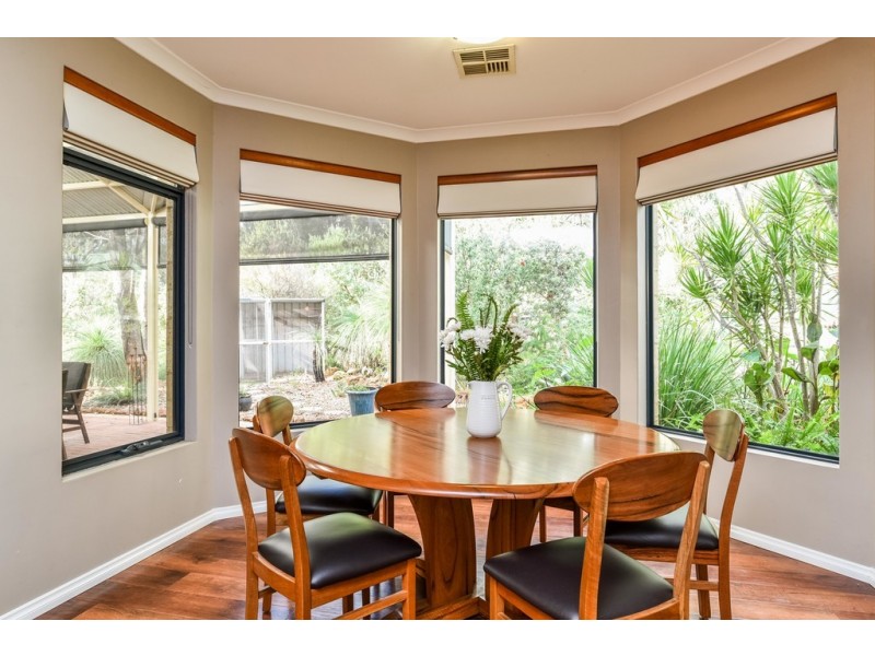 22 Costata Cove, Roleystone WA 6111