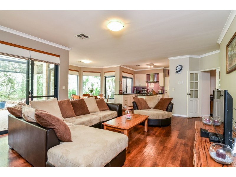 22 Costata Cove, Roleystone WA 6111