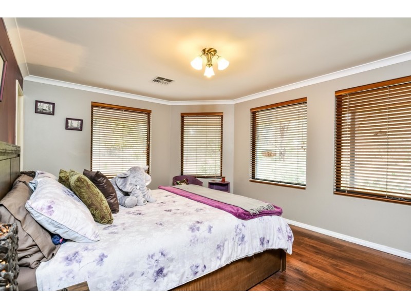 22 Costata Cove, Roleystone WA 6111