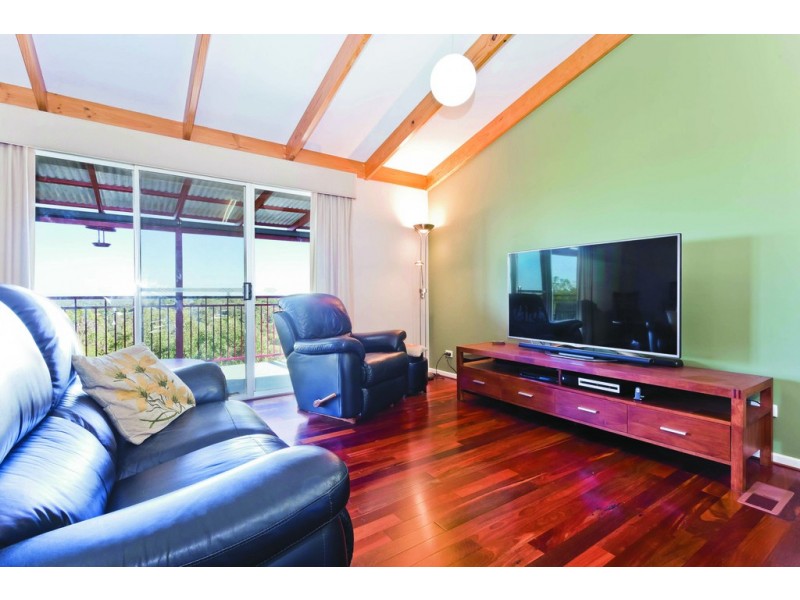 10 Morrison Drive, Kelmscott WA 6111