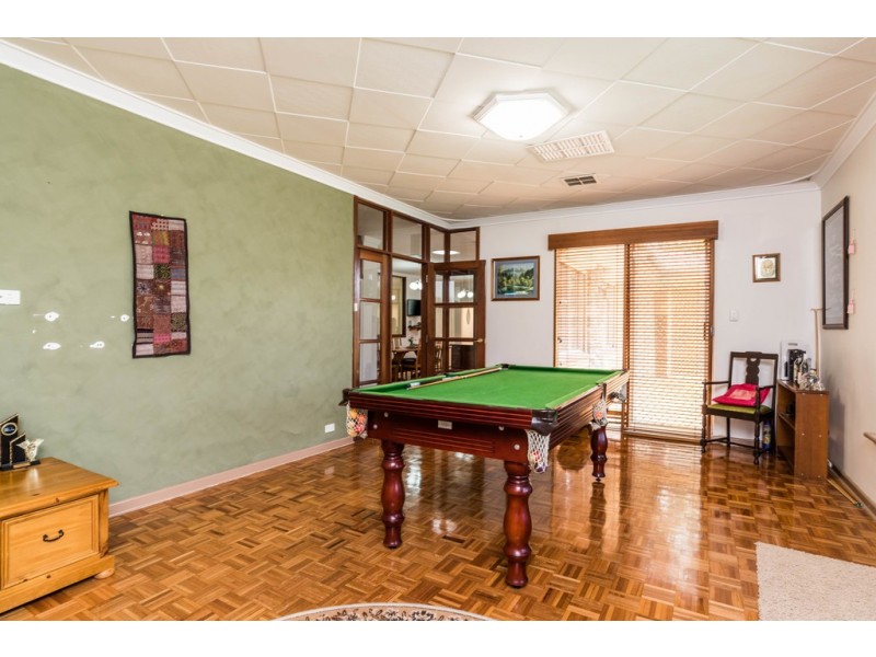 47 McNeill Road, Champion Lakes WA 6111