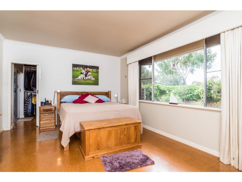 47 McNeill Road, Champion Lakes WA 6111