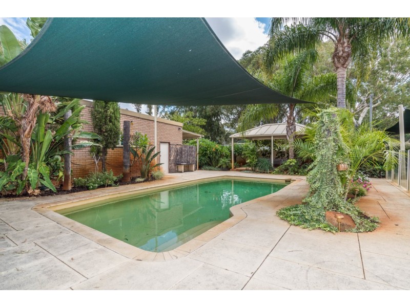 47 McNeill Road, Champion Lakes WA 6111