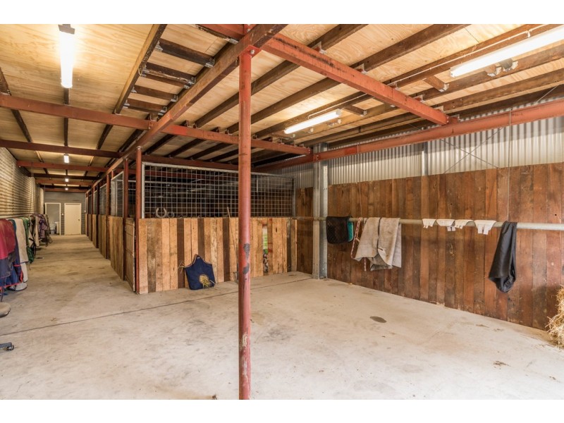 47 McNeill Road, Champion Lakes WA 6111