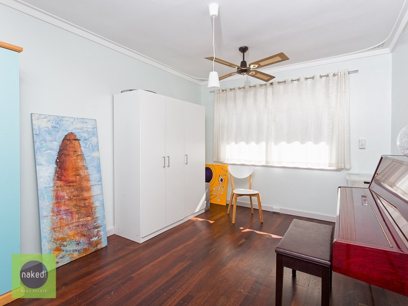 22 Banyard Avenue, Kelmscott WA 6111