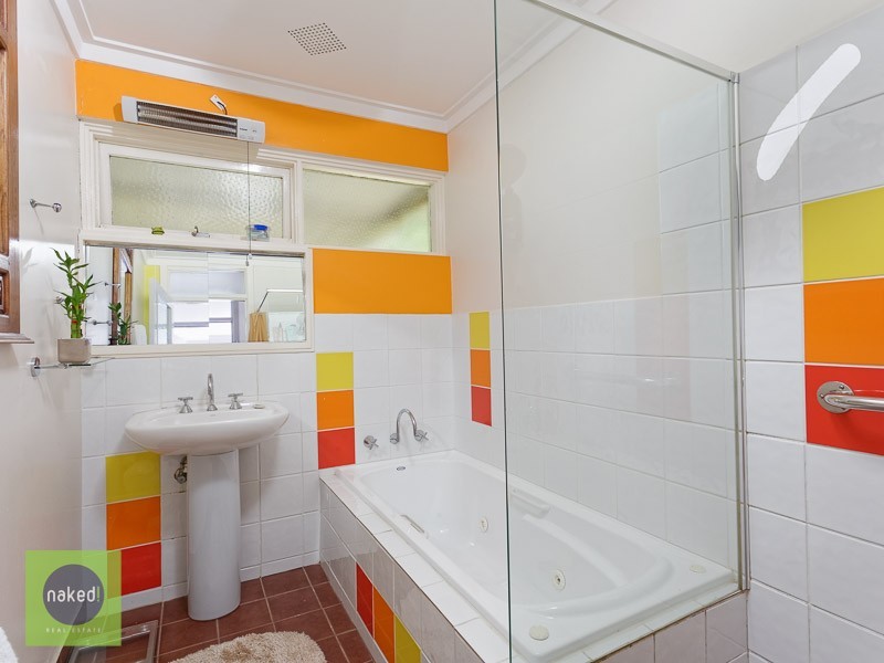 22 Banyard Avenue, Kelmscott WA 6111