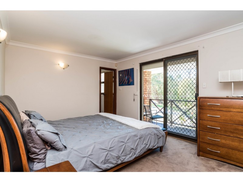 2 Ophelia Grove, Mount Nasura WA 6112