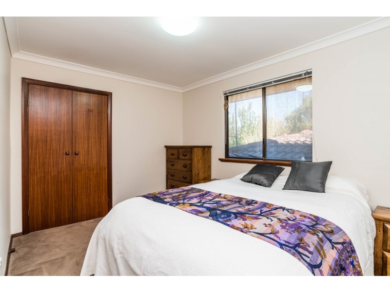 2 Ophelia Grove, Mount Nasura WA 6112