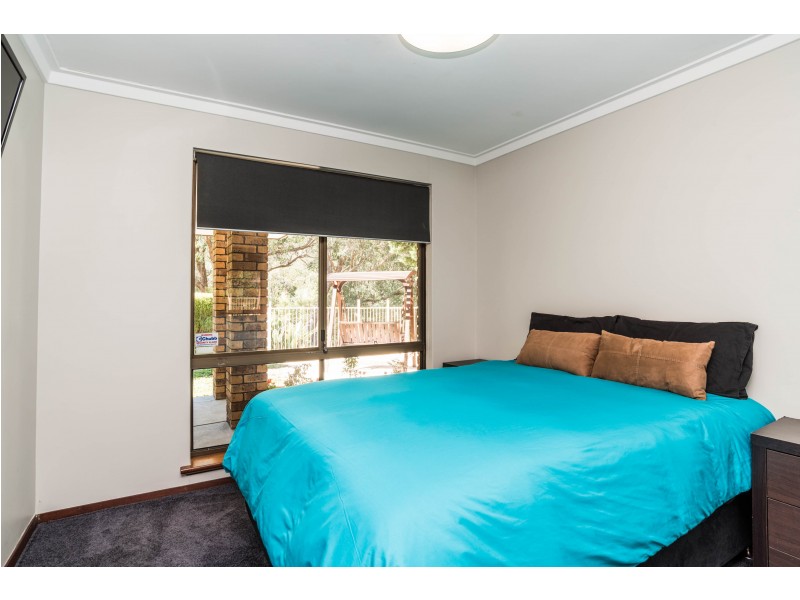 2 Ophelia Grove, Mount Nasura WA 6112