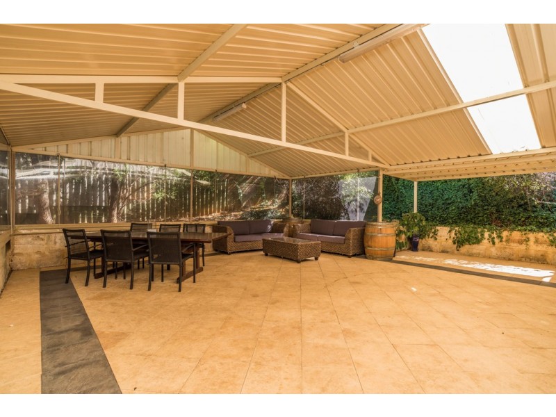 2 Ophelia Grove, Mount Nasura WA 6112