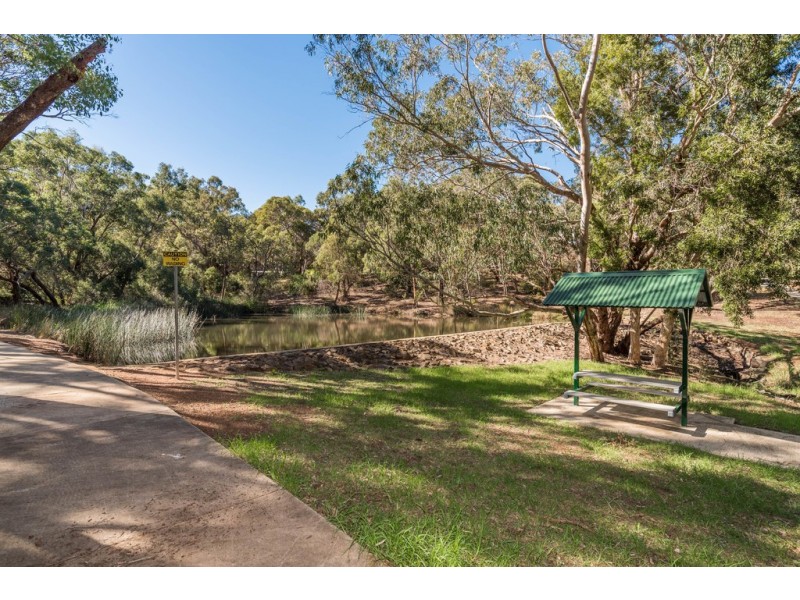 2 Ophelia Grove, Mount Nasura WA 6112