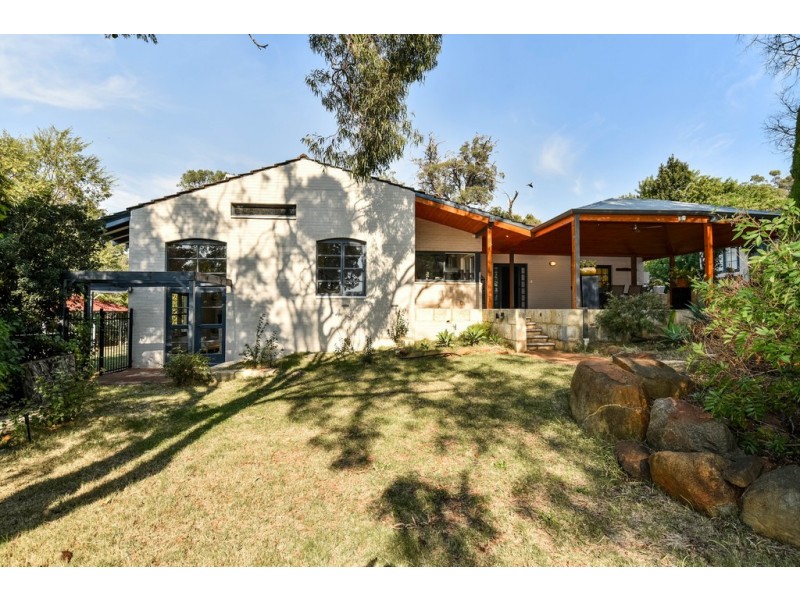 3 Colyer Rise, Mount Richon WA 6112