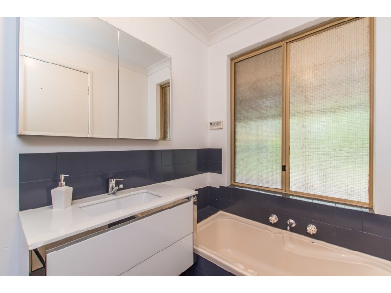 70 Wallangarra Drive, Bedfordale WA 6112