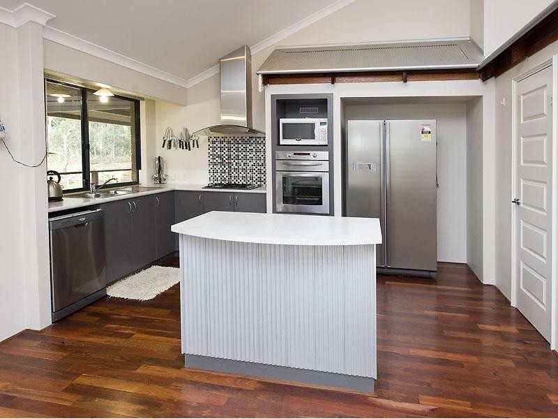 2 Hitchens Grove, Bedfordale WA 6112