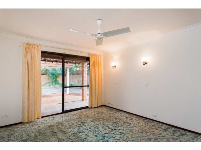 4 Looranah Street, Mount Nasura WA 6112