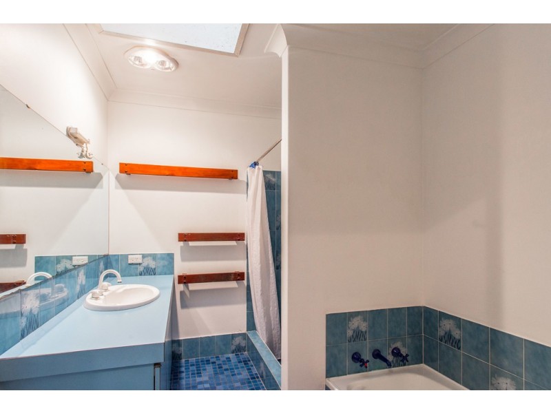 4 Looranah Street, Mount Nasura WA 6112