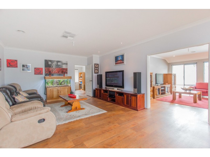 10 Turtledove Grove, East Cannington WA 6107