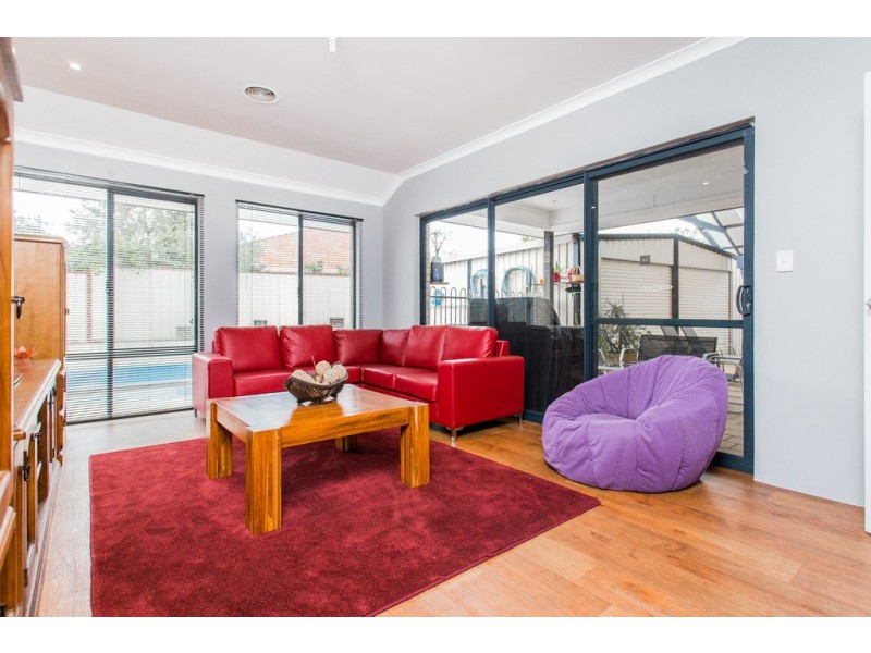 10 Turtledove Grove, East Cannington WA 6107