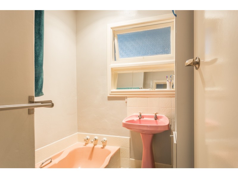 31 Netherwood Road, High Wycombe WA 6057