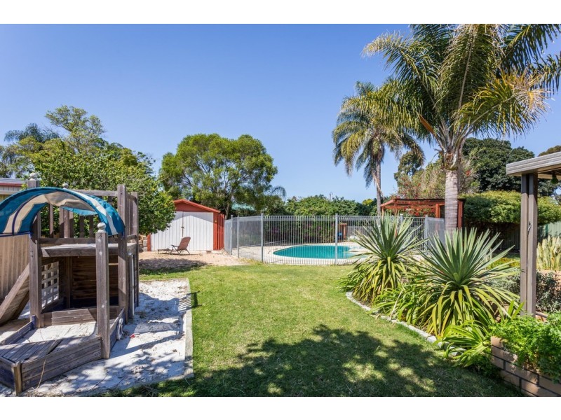 31 Netherwood Road, High Wycombe WA 6057