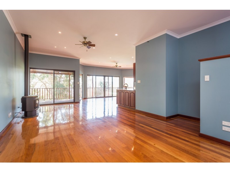 8 Serena Grove, Mount Nasura WA 6112