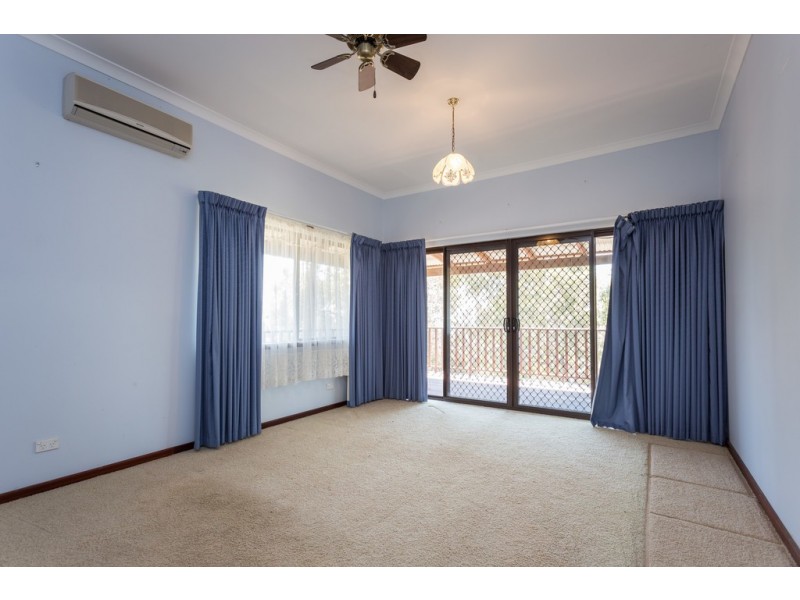 8 Serena Grove, Mount Nasura WA 6112