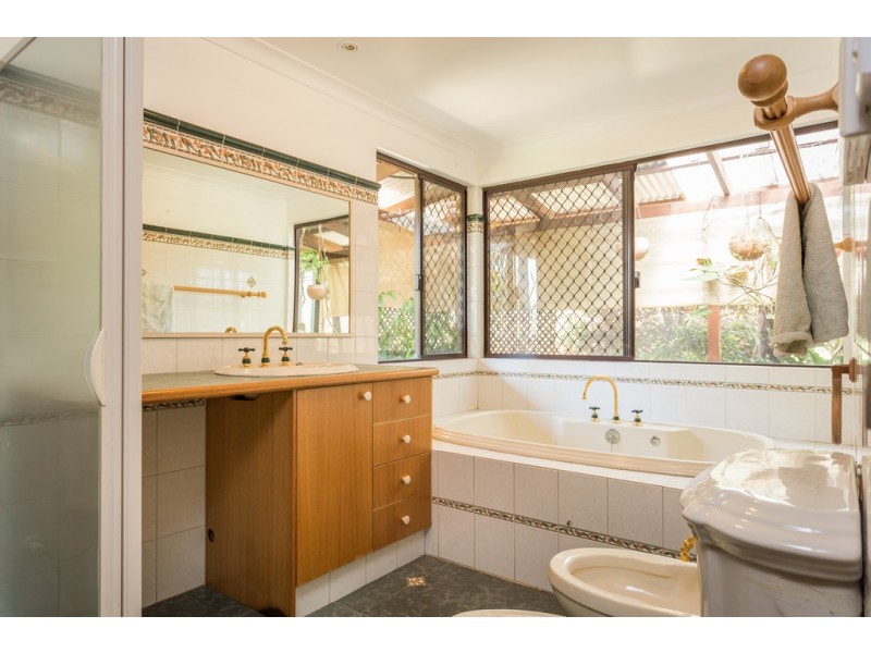 8 Serena Grove, Mount Nasura WA 6112