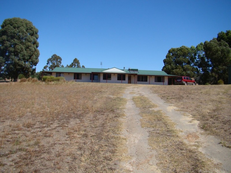 35 Peninsular Road, Bridgetown WA 6255