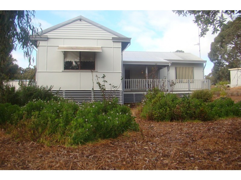 13 Lefroy Road, Bridgetown WA 6255