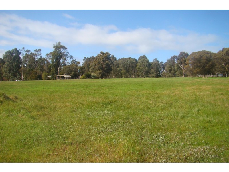 13 Lefroy Road, Bridgetown WA 6255