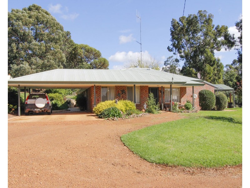 8 Scott Street, Bridgetown WA 6255