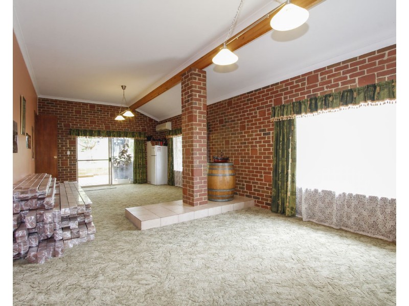 8 Scott Street, Bridgetown WA 6255