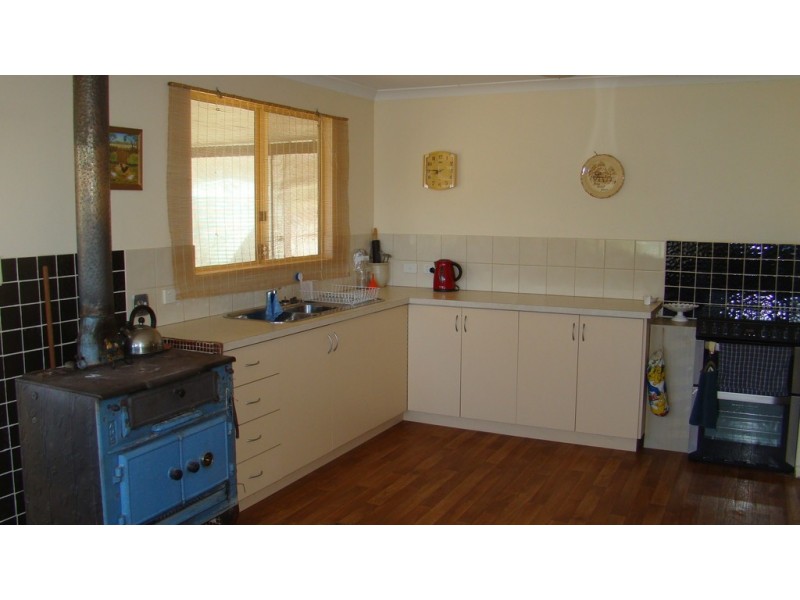 7 Gregory Street, Dinninup, Boyup Brook WA 6244