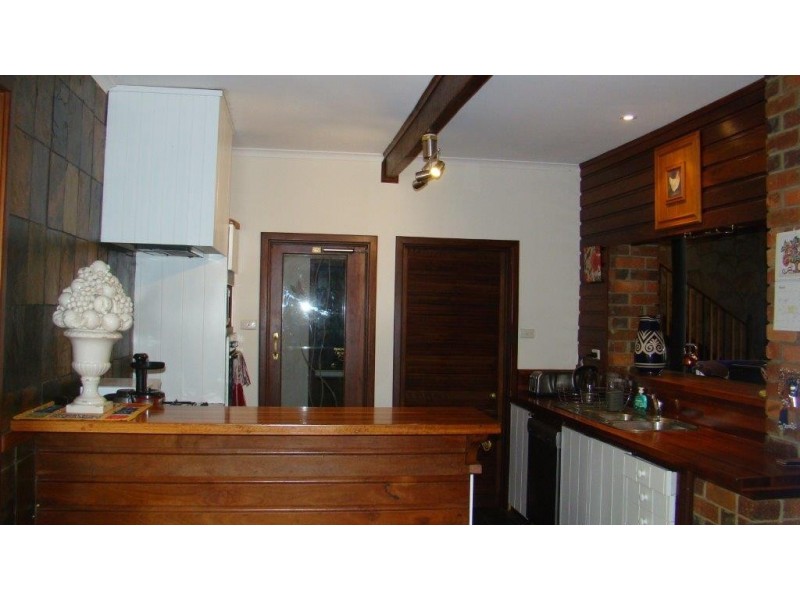 11 West Blackwood Terrace, Bridgetown WA 6255