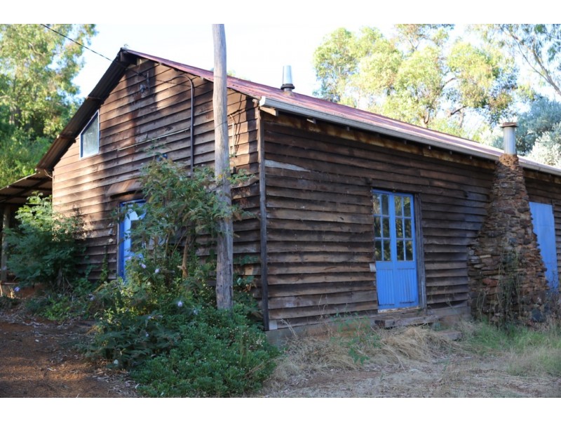 11 West Blackwood Terrace, Bridgetown WA 6255