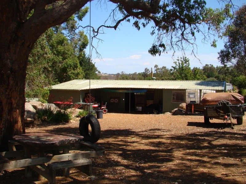 2 Hands Close, Boyup Brook WA 6244