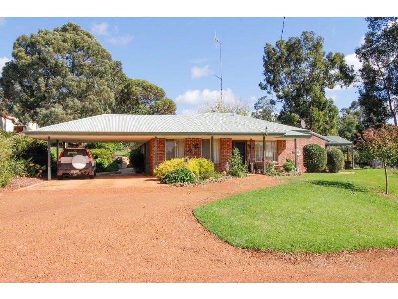 8 Scott Street, Bridgetown WA 6255