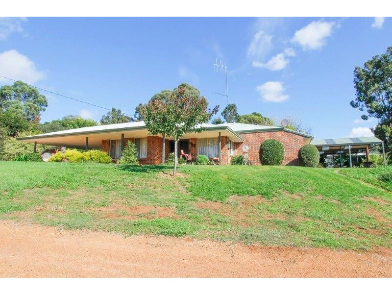 8 Scott Street, Bridgetown WA 6255