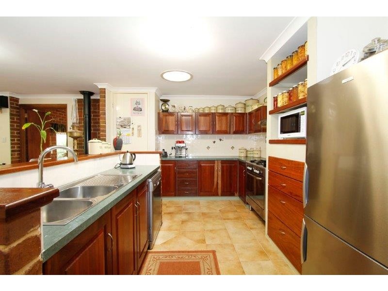 8 Scott Street, Bridgetown WA 6255