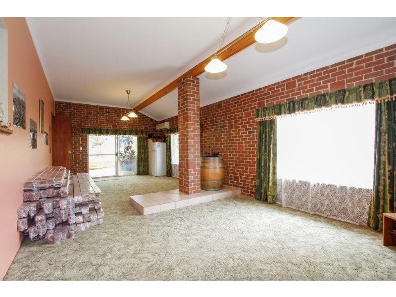 8 Scott Street, Bridgetown WA 6255