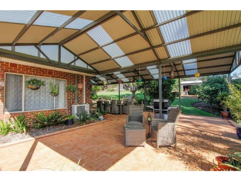 8 Scott Street, Bridgetown WA 6255