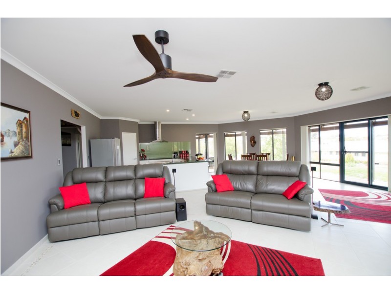 77 Lakeview Crescent, Bridgetown WA 6255