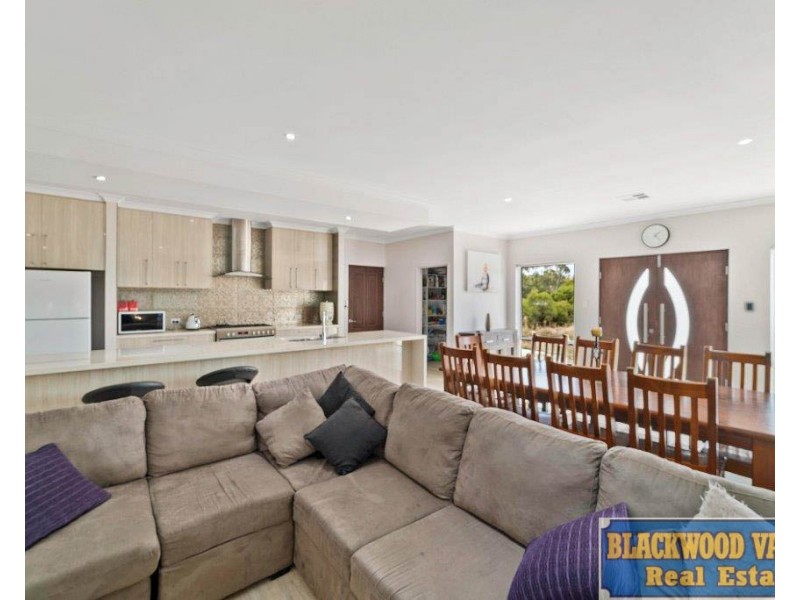 6 Baxter Street, Kirup WA 6251