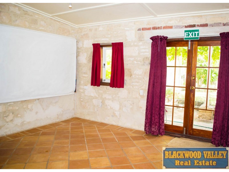 97 South Western Highway, Kirup WA 6251