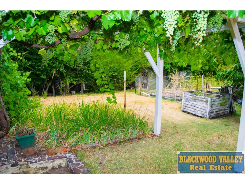 97 South Western Highway, Kirup WA 6251