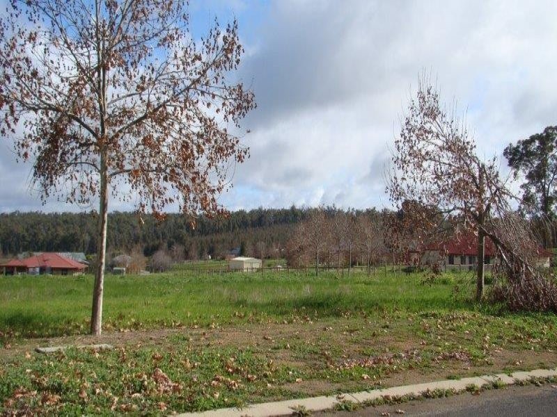 24/2 Gleneagles Drive, Bridgetown WA 6255