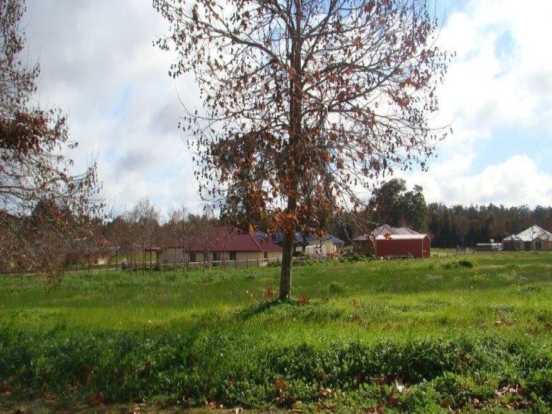 24/2 Gleneagles Drive, Bridgetown WA 6255