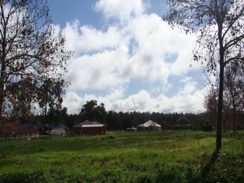 24/2 Gleneagles Drive, Bridgetown WA 6255