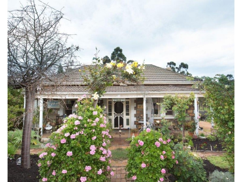 33 Gifford Road, Bridgetown WA 6255